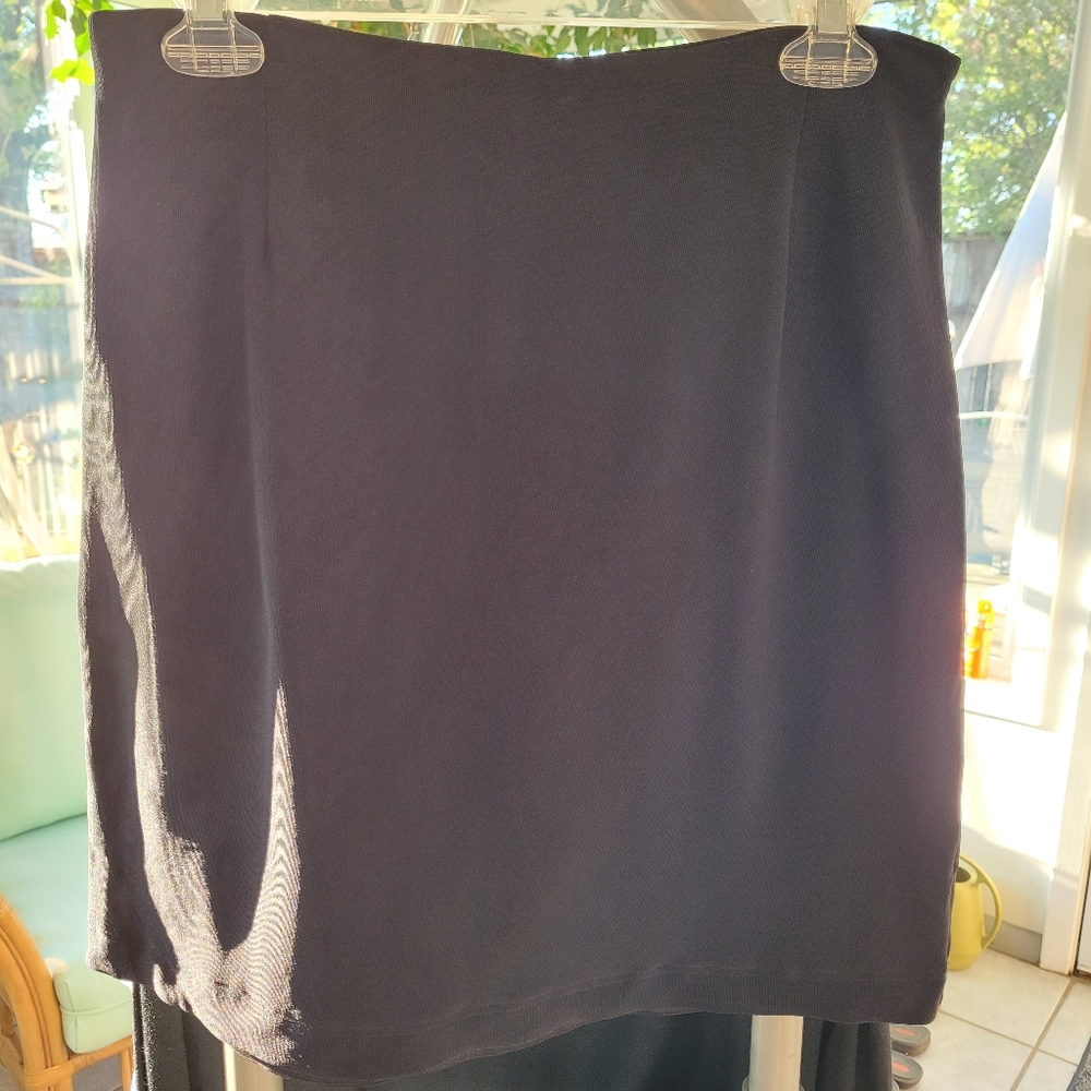 EUC Boston Proper Travel black mini skirt
